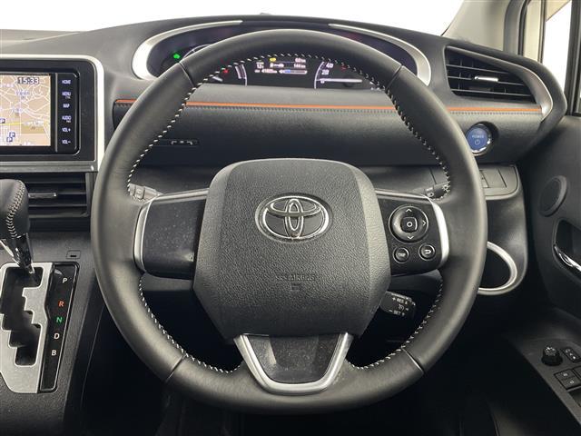 シエンタ ハイブリッドＧ　クエロ　純正ナビ　バックカメラ　フルセグテレビ　ビルトインＥＴＣ　両側パワースライドドア　クルーズコントロール　衝突軽減ブレーキ　レーンキープアシスト　オートマティックハイビーム　純１５インチ正アルミホイール（9枚目）