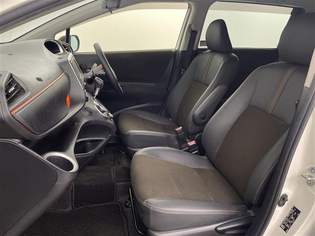 シエンタ ハイブリッドＧ　クエロ　純正ナビ　バックカメラ　フルセグテレビ　ビルトインＥＴＣ　両側パワースライドドア　クルーズコントロール　衝突軽減ブレーキ　レーンキープアシスト　オートマティックハイビーム　純１５インチ正アルミホイール（22枚目）