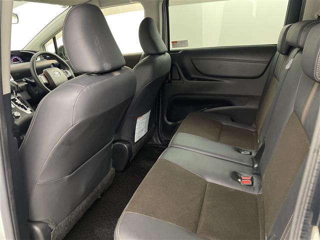 シエンタ ハイブリッドＧ　クエロ　純正ナビ　バックカメラ　フルセグテレビ　ビルトインＥＴＣ　両側パワースライドドア　クルーズコントロール　衝突軽減ブレーキ　レーンキープアシスト　オートマティックハイビーム　純１５インチ正アルミホイール（24枚目）