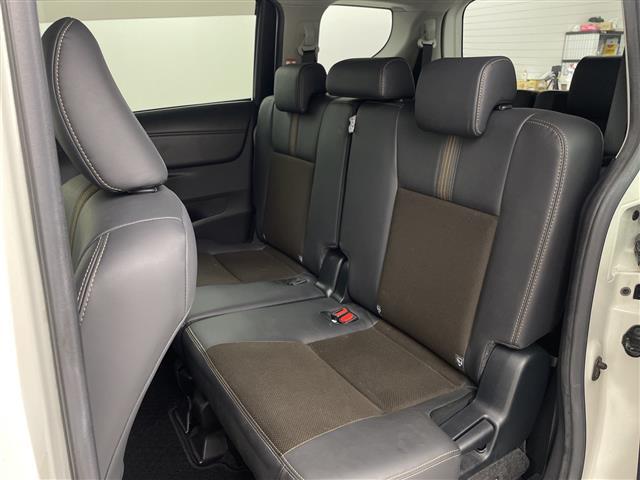 シエンタ ハイブリッドＧ　クエロ　純正ナビ　バックカメラ　フルセグテレビ　ビルトインＥＴＣ　両側パワースライドドア　クルーズコントロール　衝突軽減ブレーキ　レーンキープアシスト　オートマティックハイビーム　純１５インチ正アルミホイール（26枚目）