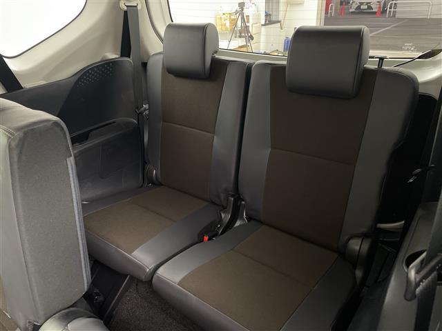 シエンタ ハイブリッドＧ　クエロ　純正ナビ　バックカメラ　フルセグテレビ　ビルトインＥＴＣ　両側パワースライドドア　クルーズコントロール　衝突軽減ブレーキ　レーンキープアシスト　オートマティックハイビーム　純１５インチ正アルミホイール（27枚目）