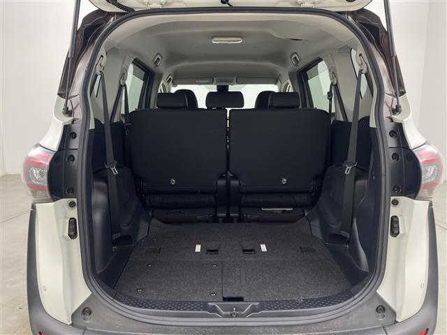 シエンタ ハイブリッドＧ　クエロ　純正ナビ　バックカメラ　フルセグテレビ　ビルトインＥＴＣ　両側パワースライドドア　クルーズコントロール　衝突軽減ブレーキ　レーンキープアシスト　オートマティックハイビーム　純１５インチ正アルミホイール（29枚目）