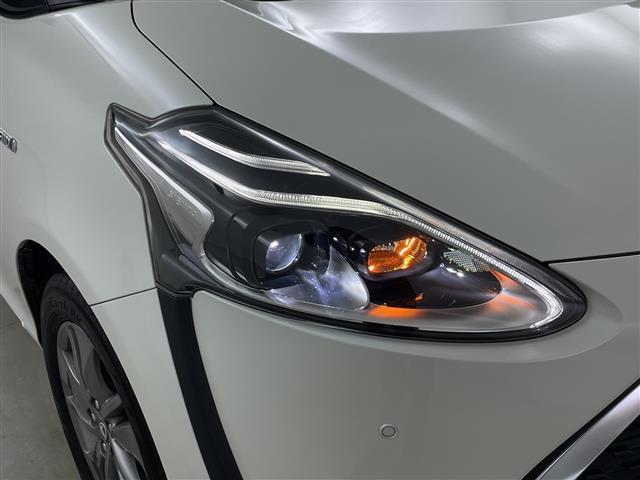 シエンタ ハイブリッドＧ　クエロ　純正ナビ　バックカメラ　フルセグテレビ　ビルトインＥＴＣ　両側パワースライドドア　クルーズコントロール　衝突軽減ブレーキ　レーンキープアシスト　オートマティックハイビーム　純１５インチ正アルミホイール（30枚目）