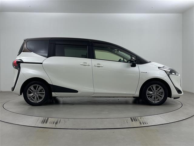 シエンタ ハイブリッドＧ　クエロ　純正ナビ　バックカメラ　フルセグテレビ　ビルトインＥＴＣ　両側パワースライドドア　クルーズコントロール　衝突軽減ブレーキ　レーンキープアシスト　オートマティックハイビーム　純１５インチ正アルミホイール（35枚目）