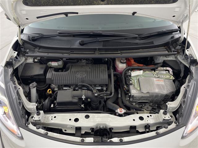 シエンタ ハイブリッドＧ　クエロ　純正ナビ　バックカメラ　フルセグテレビ　ビルトインＥＴＣ　両側パワースライドドア　クルーズコントロール　衝突軽減ブレーキ　レーンキープアシスト　オートマティックハイビーム　純１５インチ正アルミホイール（40枚目）