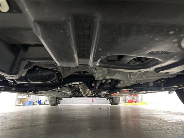 シエンタ ハイブリッドＧ　クエロ　純正ナビ　バックカメラ　フルセグテレビ　ビルトインＥＴＣ　両側パワースライドドア　クルーズコントロール　衝突軽減ブレーキ　レーンキープアシスト　オートマティックハイビーム　純１５インチ正アルミホイール（41枚目）