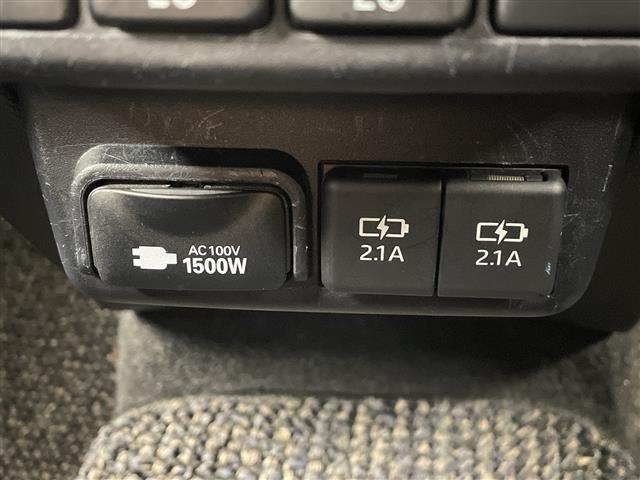 シエンタ ハイブリッドＧ　１１．６型フリップダウンモニター　社外８インチナビ　バックカメラ　地デジワンセグ　ドライブレコーダー　ＥＴＣ　クルーズコントロール　衝突軽減ブレーキ　ＡＣ１００Ｖ　シートヒーター　ステアリングヒーター（6枚目）