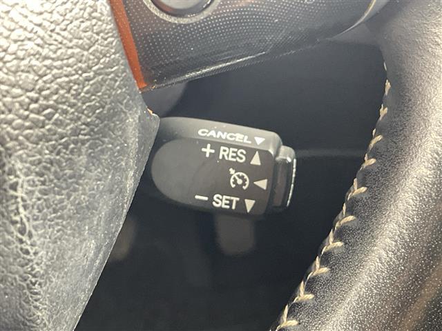 シエンタ ハイブリッドＧ　１１．６型フリップダウンモニター　社外８インチナビ　バックカメラ　地デジワンセグ　ドライブレコーダー　ＥＴＣ　クルーズコントロール　衝突軽減ブレーキ　ＡＣ１００Ｖ　シートヒーター　ステアリングヒーター（11枚目）