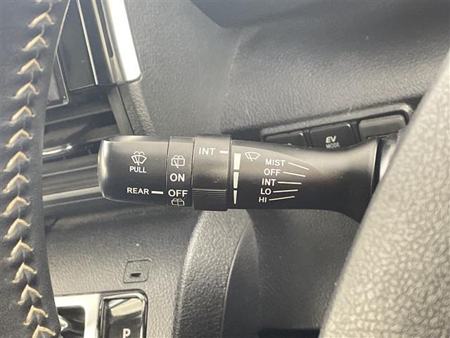 シエンタ ハイブリッドＧ　１１．６型フリップダウンモニター　社外８インチナビ　バックカメラ　地デジワンセグ　ドライブレコーダー　ＥＴＣ　クルーズコントロール　衝突軽減ブレーキ　ＡＣ１００Ｖ　シートヒーター　ステアリングヒーター（12枚目）