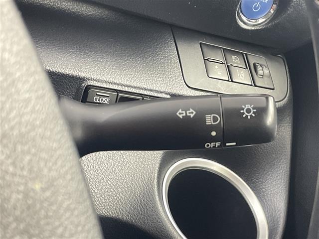 シエンタ ハイブリッドＧ　１１．６型フリップダウンモニター　社外８インチナビ　バックカメラ　地デジワンセグ　ドライブレコーダー　ＥＴＣ　クルーズコントロール　衝突軽減ブレーキ　ＡＣ１００Ｖ　シートヒーター　ステアリングヒーター（13枚目）