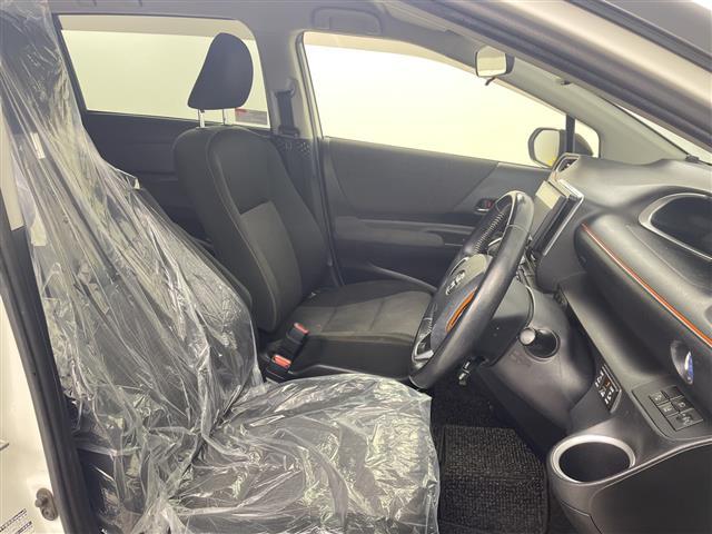 シエンタ ハイブリッドＧ　１１．６型フリップダウンモニター　社外８インチナビ　バックカメラ　地デジワンセグ　ドライブレコーダー　ＥＴＣ　クルーズコントロール　衝突軽減ブレーキ　ＡＣ１００Ｖ　シートヒーター　ステアリングヒーター（23枚目）