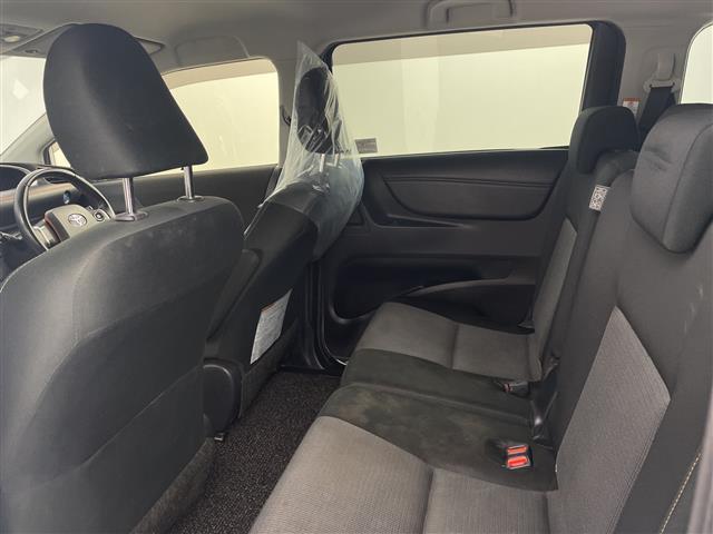 シエンタ ハイブリッドＧ　１１．６型フリップダウンモニター　社外８インチナビ　バックカメラ　地デジワンセグ　ドライブレコーダー　ＥＴＣ　クルーズコントロール　衝突軽減ブレーキ　ＡＣ１００Ｖ　シートヒーター　ステアリングヒーター（26枚目）