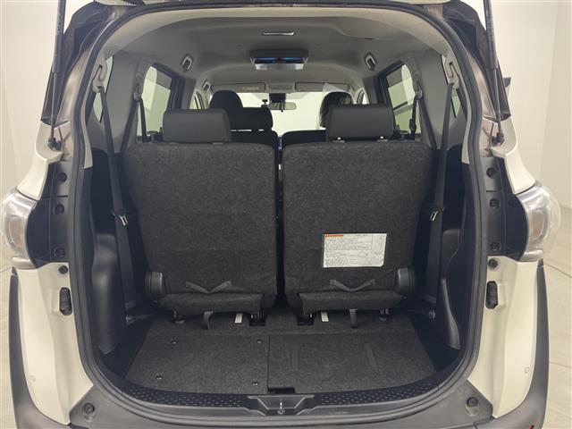 シエンタ ハイブリッドＧ　１１．６型フリップダウンモニター　社外８インチナビ　バックカメラ　地デジワンセグ　ドライブレコーダー　ＥＴＣ　クルーズコントロール　衝突軽減ブレーキ　ＡＣ１００Ｖ　シートヒーター　ステアリングヒーター（30枚目）