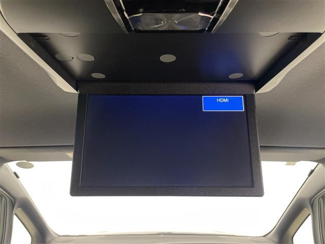 ヴォクシー ハイブリッドＺＳ　煌ＩＩ　フリップダウン　社外ナビ　バックモニター　両側電動スライドドア　前席シートヒーター　ビルトインＥＴＣ　クルーズコントロール　ロールサンシェード　オートハイビーム　レーンキープアシスト　衝突軽減ブレーキ（2枚目）