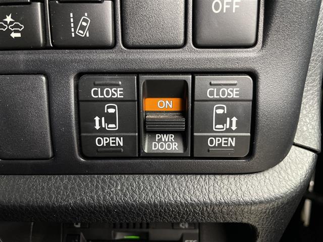 ヴォクシー ハイブリッドＺＳ　煌ＩＩ　フリップダウン　社外ナビ　バックモニター　両側電動スライドドア　前席シートヒーター　ビルトインＥＴＣ　クルーズコントロール　ロールサンシェード　オートハイビーム　レーンキープアシスト　衝突軽減ブレーキ（6枚目）