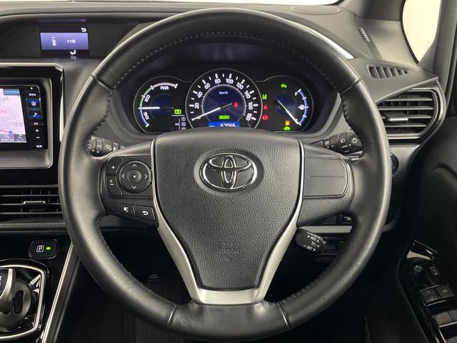 ヴォクシー ハイブリッドＺＳ　煌ＩＩ　フリップダウン　社外ナビ　バックモニター　両側電動スライドドア　前席シートヒーター　ビルトインＥＴＣ　クルーズコントロール　ロールサンシェード　オートハイビーム　レーンキープアシスト　衝突軽減ブレーキ（10枚目）