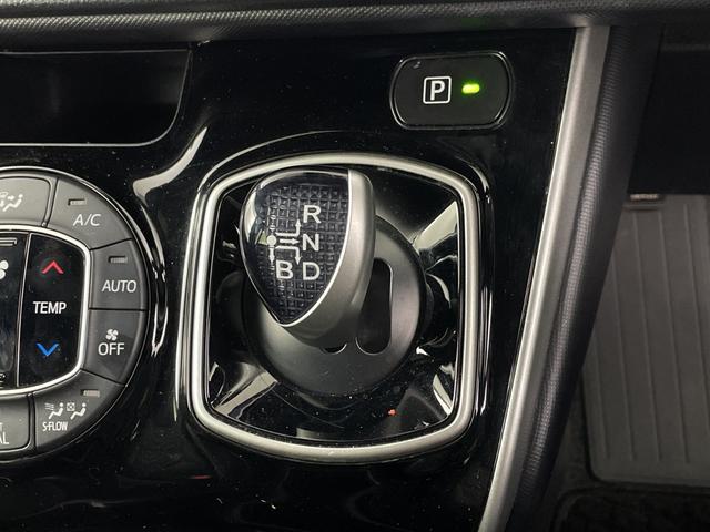 ヴォクシー ハイブリッドＺＳ　煌ＩＩ　フリップダウン　社外ナビ　バックモニター　両側電動スライドドア　前席シートヒーター　ビルトインＥＴＣ　クルーズコントロール　ロールサンシェード　オートハイビーム　レーンキープアシスト　衝突軽減ブレーキ（18枚目）