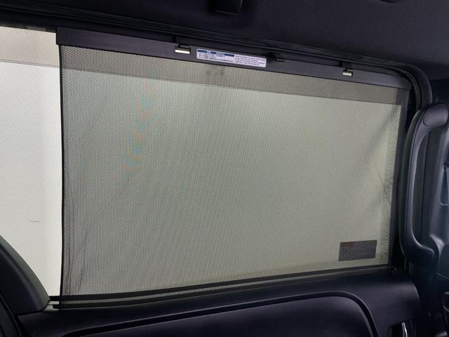 ヴォクシー ハイブリッドＺＳ　煌ＩＩ　フリップダウン　社外ナビ　バックモニター　両側電動スライドドア　前席シートヒーター　ビルトインＥＴＣ　クルーズコントロール　ロールサンシェード　オートハイビーム　レーンキープアシスト　衝突軽減ブレーキ（19枚目）