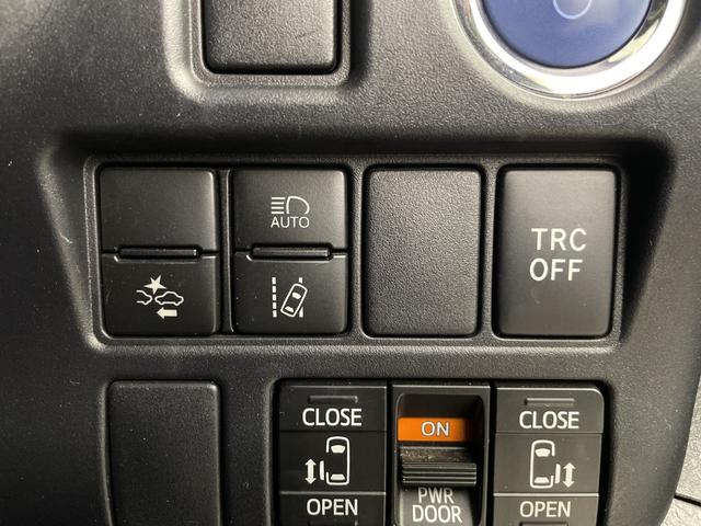 ヴォクシー ハイブリッドＺＳ　煌ＩＩ　フリップダウン　社外ナビ　バックモニター　両側電動スライドドア　前席シートヒーター　ビルトインＥＴＣ　クルーズコントロール　ロールサンシェード　オートハイビーム　レーンキープアシスト　衝突軽減ブレーキ（20枚目）