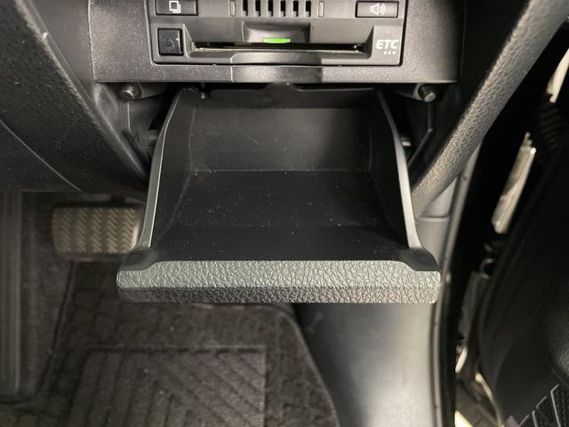 ヴォクシー ハイブリッドＺＳ　煌ＩＩ　フリップダウン　社外ナビ　バックモニター　両側電動スライドドア　前席シートヒーター　ビルトインＥＴＣ　クルーズコントロール　ロールサンシェード　オートハイビーム　レーンキープアシスト　衝突軽減ブレーキ（35枚目）