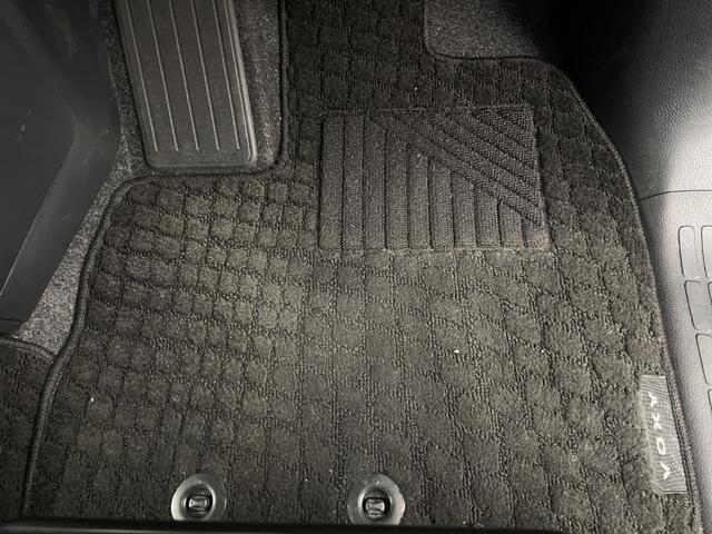 ヴォクシー ハイブリッドＺＳ　煌ＩＩ　フリップダウン　社外ナビ　バックモニター　両側電動スライドドア　前席シートヒーター　ビルトインＥＴＣ　クルーズコントロール　ロールサンシェード　オートハイビーム　レーンキープアシスト　衝突軽減ブレーキ（36枚目）