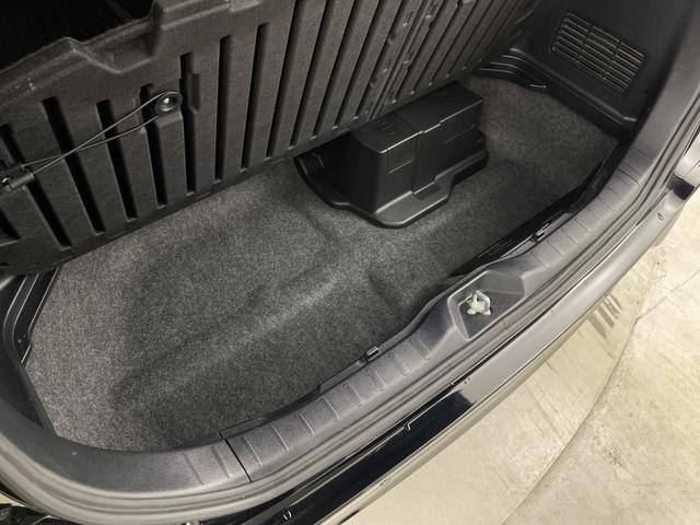 ヴォクシー ハイブリッドＺＳ　煌ＩＩ　フリップダウン　社外ナビ　バックモニター　両側電動スライドドア　前席シートヒーター　ビルトインＥＴＣ　クルーズコントロール　ロールサンシェード　オートハイビーム　レーンキープアシスト　衝突軽減ブレーキ（39枚目）