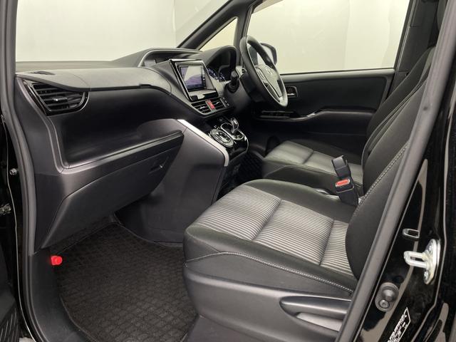 ヴォクシー ハイブリッドＺＳ　煌ＩＩ　フリップダウン　社外ナビ　バックモニター　両側電動スライドドア　前席シートヒーター　ビルトインＥＴＣ　クルーズコントロール　ロールサンシェード　オートハイビーム　レーンキープアシスト　衝突軽減ブレーキ（43枚目）