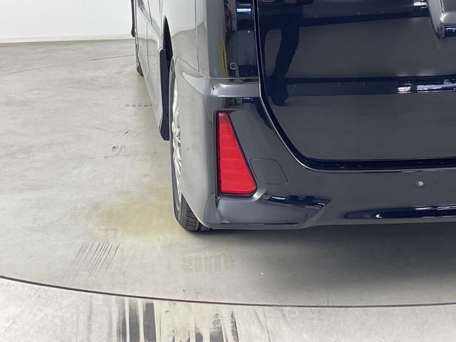 ヴォクシー ハイブリッドＺＳ　煌ＩＩ　フリップダウン　社外ナビ　バックモニター　両側電動スライドドア　前席シートヒーター　ビルトインＥＴＣ　クルーズコントロール　ロールサンシェード　オートハイビーム　レーンキープアシスト　衝突軽減ブレーキ（60枚目）