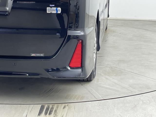 ヴォクシー ハイブリッドＺＳ　煌ＩＩ　フリップダウン　社外ナビ　バックモニター　両側電動スライドドア　前席シートヒーター　ビルトインＥＴＣ　クルーズコントロール　ロールサンシェード　オートハイビーム　レーンキープアシスト　衝突軽減ブレーキ（61枚目）