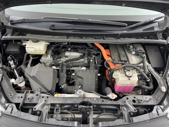 ヴォクシー ハイブリッドＺＳ　煌ＩＩ　フリップダウン　社外ナビ　バックモニター　両側電動スライドドア　前席シートヒーター　ビルトインＥＴＣ　クルーズコントロール　ロールサンシェード　オートハイビーム　レーンキープアシスト　衝突軽減ブレーキ（78枚目）