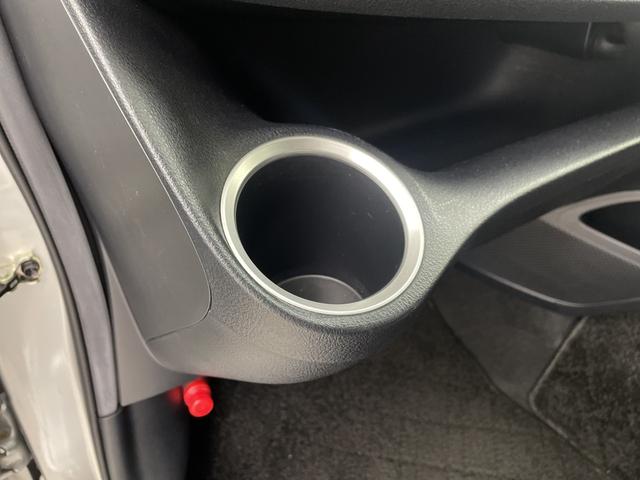 シエンタ G クエロ 純正デジタルインナーミラー 全方位カメラ ドライブレコーダー 両側電動スライドドア ビルトインETC2.0 クルーズコントロール ハンドルヒーター 前席シートヒーター オートハイビーム 衝突軽減(26枚目)