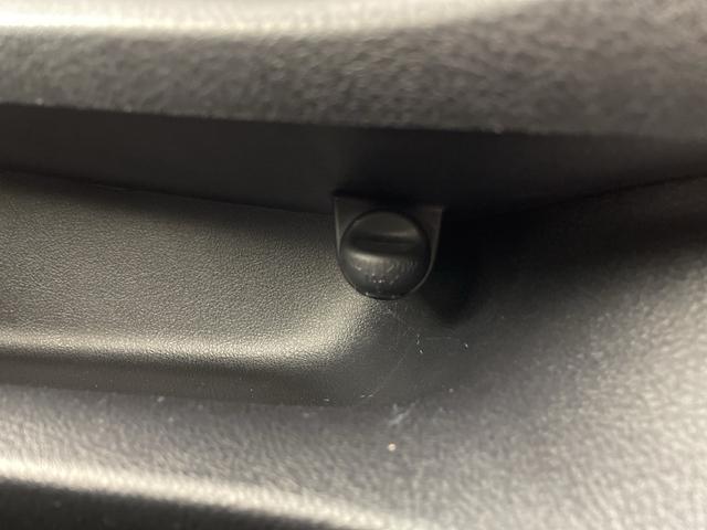 シエンタ G クエロ 純正デジタルインナーミラー 全方位カメラ ドライブレコーダー 両側電動スライドドア ビルトインETC2.0 クルーズコントロール ハンドルヒーター 前席シートヒーター オートハイビーム 衝突軽減(27枚目)