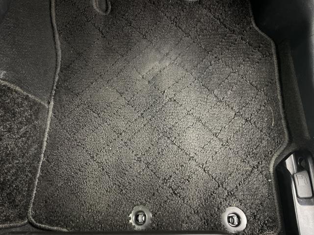 シエンタ G クエロ 純正デジタルインナーミラー 全方位カメラ ドライブレコーダー 両側電動スライドドア ビルトインETC2.0 クルーズコントロール ハンドルヒーター 前席シートヒーター オートハイビーム 衝突軽減(31枚目)