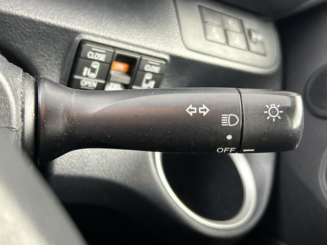 シエンタ ハイブリッドＧ　純正ナビ　バックカメラ　ビルトインＥＴＣ　ドライブレコーダー　両側電動スライドドア　クルーズコントロール　クリアランスソナー　レーンキープアシスト　衝突軽減ブレーキ　オートハイビーム　ドアバイザー（15枚目）