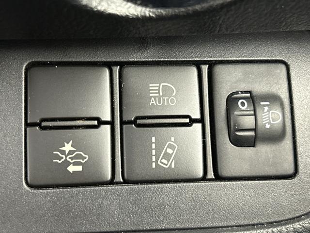 シエンタ ハイブリッドＧ　純正ナビ　バックカメラ　ビルトインＥＴＣ　ドライブレコーダー　両側電動スライドドア　クルーズコントロール　クリアランスソナー　レーンキープアシスト　衝突軽減ブレーキ　オートハイビーム　ドアバイザー（20枚目）