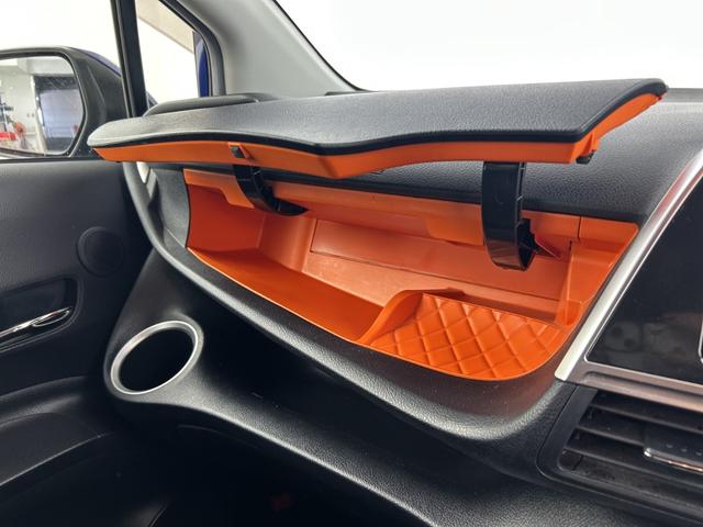 シエンタ ハイブリッドＧ　純正ナビ　バックカメラ　ビルトインＥＴＣ　ドライブレコーダー　両側電動スライドドア　クルーズコントロール　クリアランスソナー　レーンキープアシスト　衝突軽減ブレーキ　オートハイビーム　ドアバイザー（25枚目）