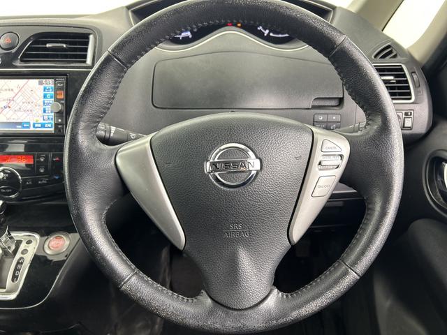 セレナ ハイウェイスター　社外後席モニター　純正ナビ（Ｂｌｕｅｔｏｏｔｈ／ＣＤ／ＤＶＤ／ｉＰｏｄ／ＵＳＢ／ＶＴＲ／ＦＭ／ＡＭ）フルセグテレビ　バックカメラ　ビルトインＥＴＣ　両側パワースライドドア　クルーズコントロール　フォグ（10枚目）