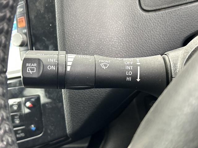 セレナ ハイウェイスター　社外後席モニター　純正ナビ（Ｂｌｕｅｔｏｏｔｈ／ＣＤ／ＤＶＤ／ｉＰｏｄ／ＵＳＢ／ＶＴＲ／ＦＭ／ＡＭ）フルセグテレビ　バックカメラ　ビルトインＥＴＣ　両側パワースライドドア　クルーズコントロール　フォグ（12枚目）