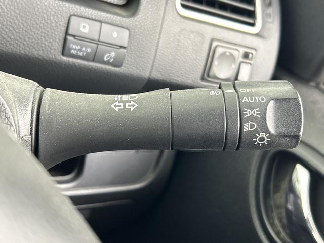 セレナ ハイウェイスター　社外後席モニター　純正ナビ（Ｂｌｕｅｔｏｏｔｈ／ＣＤ／ＤＶＤ／ｉＰｏｄ／ＵＳＢ／ＶＴＲ／ＦＭ／ＡＭ）フルセグテレビ　バックカメラ　ビルトインＥＴＣ　両側パワースライドドア　クルーズコントロール　フォグ（13枚目）