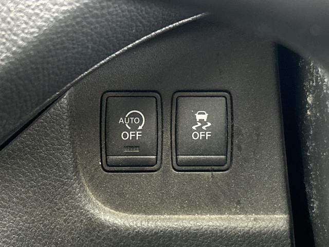 セレナ ハイウェイスター　社外後席モニター　純正ナビ（Ｂｌｕｅｔｏｏｔｈ／ＣＤ／ＤＶＤ／ｉＰｏｄ／ＵＳＢ／ＶＴＲ／ＦＭ／ＡＭ）フルセグテレビ　バックカメラ　ビルトインＥＴＣ　両側パワースライドドア　クルーズコントロール　フォグ（17枚目）