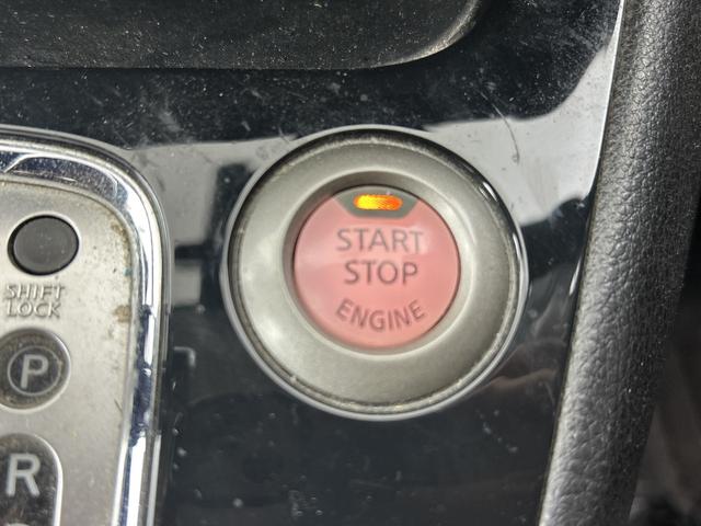 セレナ ハイウェイスター　社外後席モニター　純正ナビ（Ｂｌｕｅｔｏｏｔｈ／ＣＤ／ＤＶＤ／ｉＰｏｄ／ＵＳＢ／ＶＴＲ／ＦＭ／ＡＭ）フルセグテレビ　バックカメラ　ビルトインＥＴＣ　両側パワースライドドア　クルーズコントロール　フォグ（19枚目）