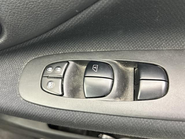 セレナ ハイウェイスター　社外後席モニター　純正ナビ（Ｂｌｕｅｔｏｏｔｈ／ＣＤ／ＤＶＤ／ｉＰｏｄ／ＵＳＢ／ＶＴＲ／ＦＭ／ＡＭ）フルセグテレビ　バックカメラ　ビルトインＥＴＣ　両側パワースライドドア　クルーズコントロール　フォグ（20枚目）