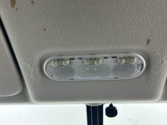 セレナ ハイウェイスター　社外後席モニター　純正ナビ（Ｂｌｕｅｔｏｏｔｈ／ＣＤ／ＤＶＤ／ｉＰｏｄ／ＵＳＢ／ＶＴＲ／ＦＭ／ＡＭ）フルセグテレビ　バックカメラ　ビルトインＥＴＣ　両側パワースライドドア　クルーズコントロール　フォグ（26枚目）