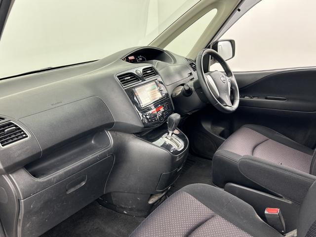 セレナ ハイウェイスター　社外後席モニター　純正ナビ（Ｂｌｕｅｔｏｏｔｈ／ＣＤ／ＤＶＤ／ｉＰｏｄ／ＵＳＢ／ＶＴＲ／ＦＭ／ＡＭ）フルセグテレビ　バックカメラ　ビルトインＥＴＣ　両側パワースライドドア　クルーズコントロール　フォグ（40枚目）