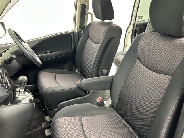 セレナ ハイウェイスター　社外後席モニター　純正ナビ（Ｂｌｕｅｔｏｏｔｈ／ＣＤ／ＤＶＤ／ｉＰｏｄ／ＵＳＢ／ＶＴＲ／ＦＭ／ＡＭ）フルセグテレビ　バックカメラ　ビルトインＥＴＣ　両側パワースライドドア　クルーズコントロール　フォグ（42枚目）