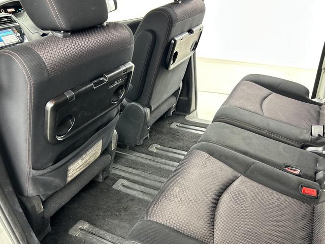 セレナ ハイウェイスター　社外後席モニター　純正ナビ（Ｂｌｕｅｔｏｏｔｈ／ＣＤ／ＤＶＤ／ｉＰｏｄ／ＵＳＢ／ＶＴＲ／ＦＭ／ＡＭ）フルセグテレビ　バックカメラ　ビルトインＥＴＣ　両側パワースライドドア　クルーズコントロール　フォグ（44枚目）