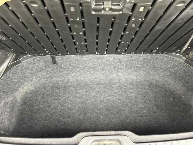 セレナ ハイウェイスター　社外後席モニター　純正ナビ（Ｂｌｕｅｔｏｏｔｈ／ＣＤ／ＤＶＤ／ｉＰｏｄ／ＵＳＢ／ＶＴＲ／ＦＭ／ＡＭ）フルセグテレビ　バックカメラ　ビルトインＥＴＣ　両側パワースライドドア　クルーズコントロール　フォグ（51枚目）