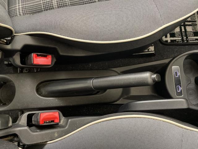 ５００ ミモザ２　限定車　純正ディスプレイオーディオ　バックカメラ　Ｂｌｕｅｔｏｏｔｈ　ＥＴＣ　前後ドライブレコーダー　クルーズコントロール　純正フロアマット　リモコンキー　アイドリングストップ　ステアリングリモコン（18枚目）