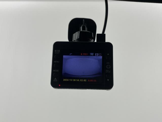 タント カスタムＸ　純正ナビ　バックカメラ　フルセグテレビ　ＥＴＣ　ドライブレコーダー　両側パワースライドドア　シートヒーター　衝突被害軽減ブレーキ　車線逸脱警報　クリアランスソナー　オートハイビーム　純正アルミホイール（4枚目）