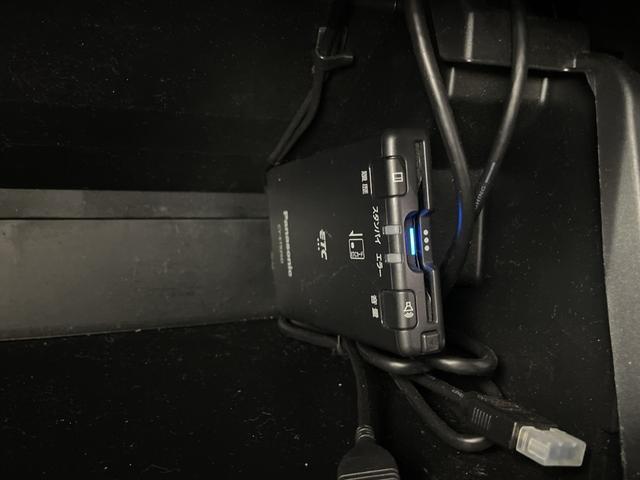 タント カスタムＸ　純正ナビ　バックカメラ　フルセグテレビ　ＥＴＣ　ドライブレコーダー　両側パワースライドドア　シートヒーター　衝突被害軽減ブレーキ　車線逸脱警報　クリアランスソナー　オートハイビーム　純正アルミホイール（6枚目）